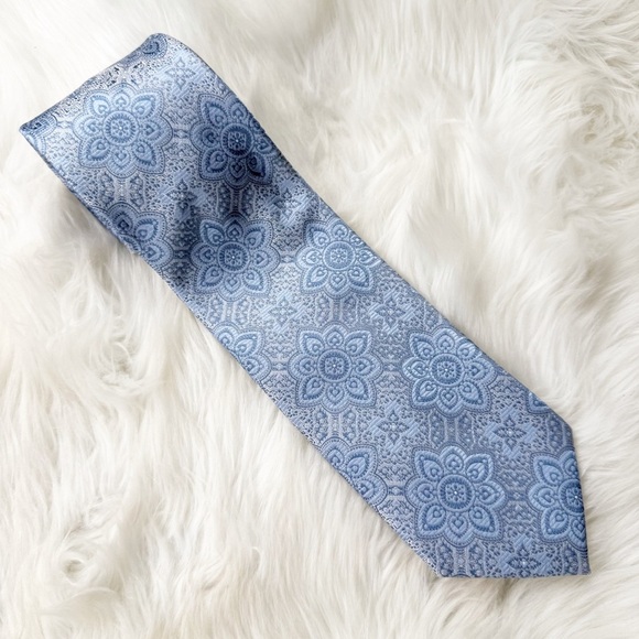 Paul Fredrick Blue Floral Medallion 100% Silk Tie - Picture 1 of 5